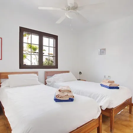 Puerto Chico R Playa Blanca (Lanzarote)